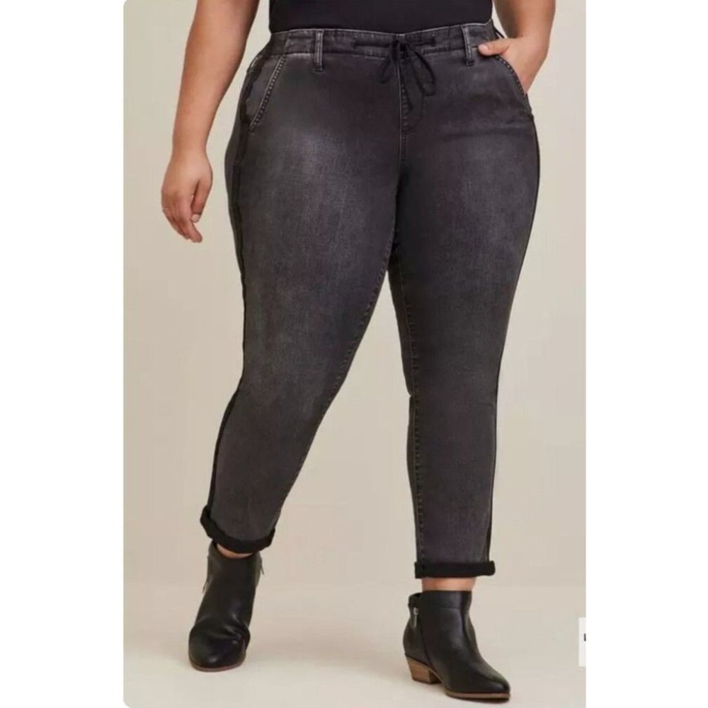 Torrid Women's Pull-On Boyfriend Straight Super Soft Mid-Rise Drawstring Jean 1R